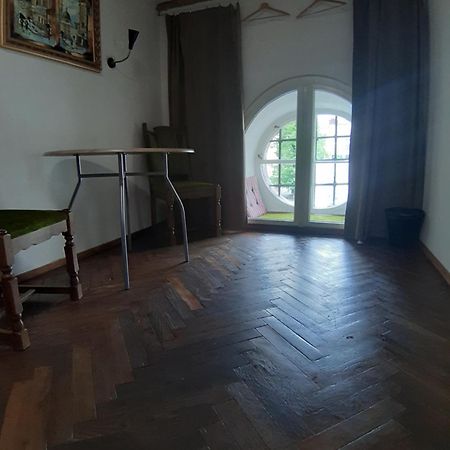 לבוב Artrooms -Round Windows Rynok Sq מראה חיצוני תמונה