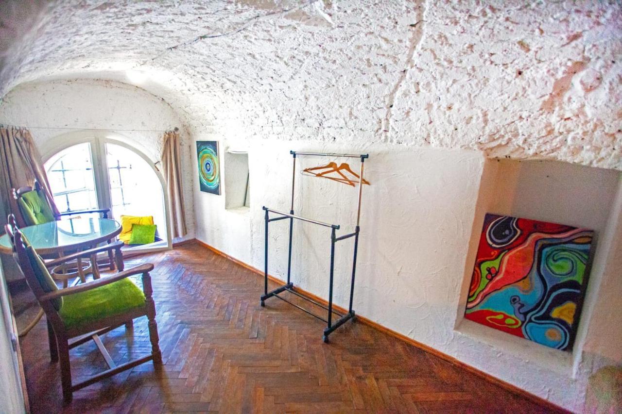 לבוב Artrooms -Round Windows Rynok Sq מראה חיצוני תמונה